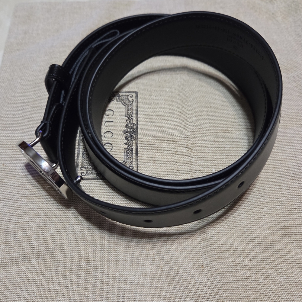 Gucci Black Leather Belt with Silver Buckle - Picture 5 of 7
